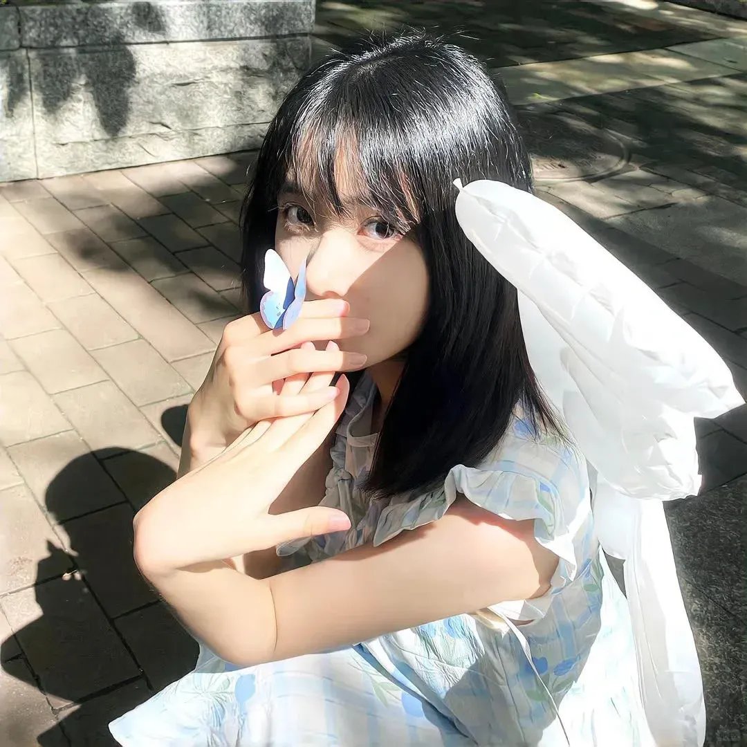 《马栏花花便利店》海报
